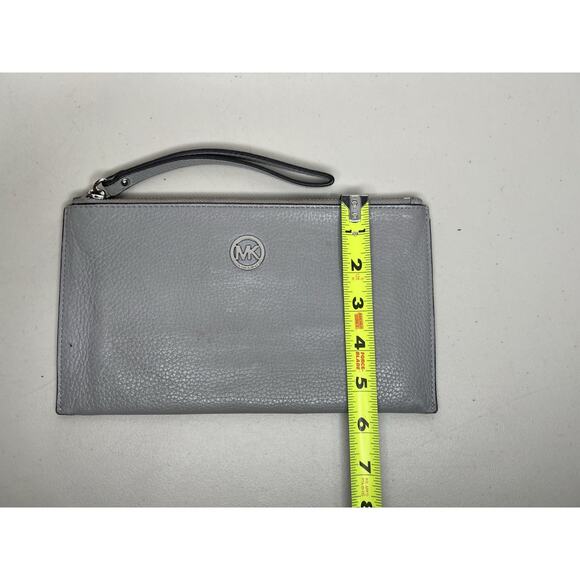 Michael Kors Gray Pebbled Leather Zip Wristlet Clutch Wallet - Picture 9 of 12